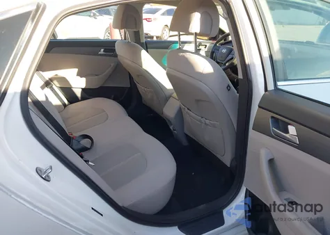 2016 Hyundai Sonata z USA, uszkodzony, nr VIN 5NPE24AFXGH418525